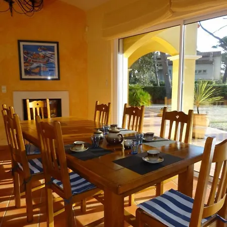 Maison Hyeres, 7 Pieces, 10 Personnes - Fr-1-335-120 Дом отдыха